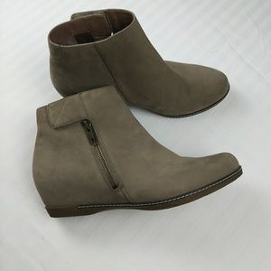 dansko leanna bootie